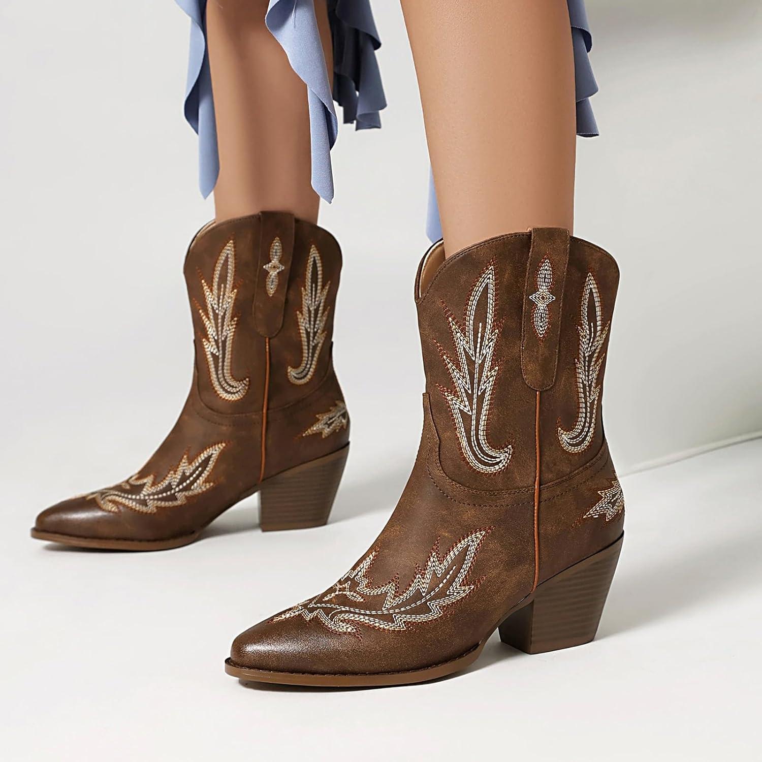 image:imageBottines pour femme Talon en cuir Bottes de cowboy pour femme Tige large Bottes western Bottes western vintage avec broderie Bottes mihautes antidrapantes en cuir synthtiqueMarron