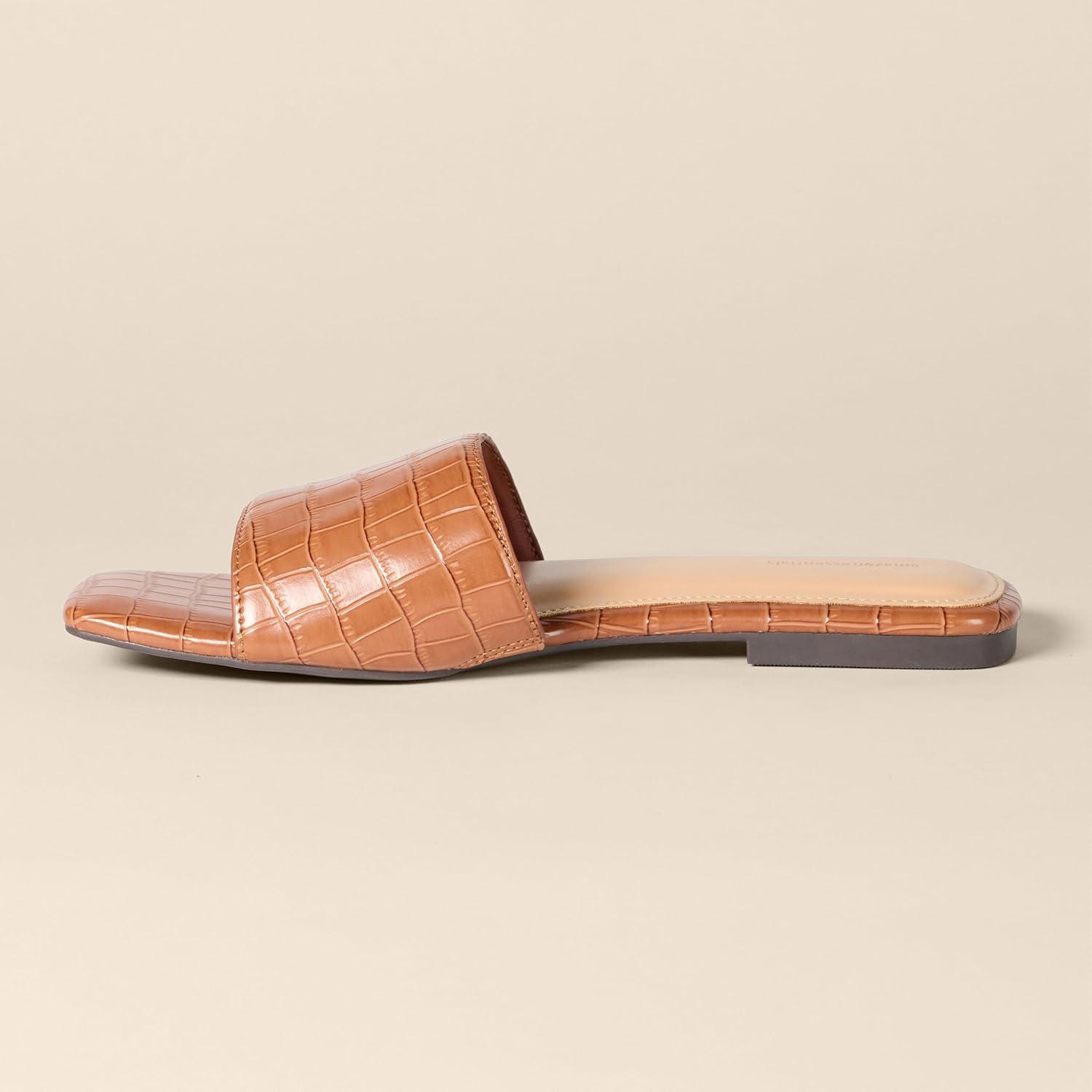 image:imageAmazon Essentials Slide SandalsFausse Crocodile Brun Clair