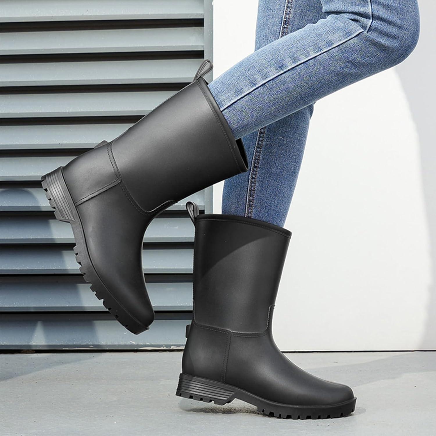 image:imageBottes de Pluie Chic pour Femmes Bottes en Caoutchouc Botte Tendance et Elgante Bottines de Pluie Antidrapant et Durable Jardin BootsNoir