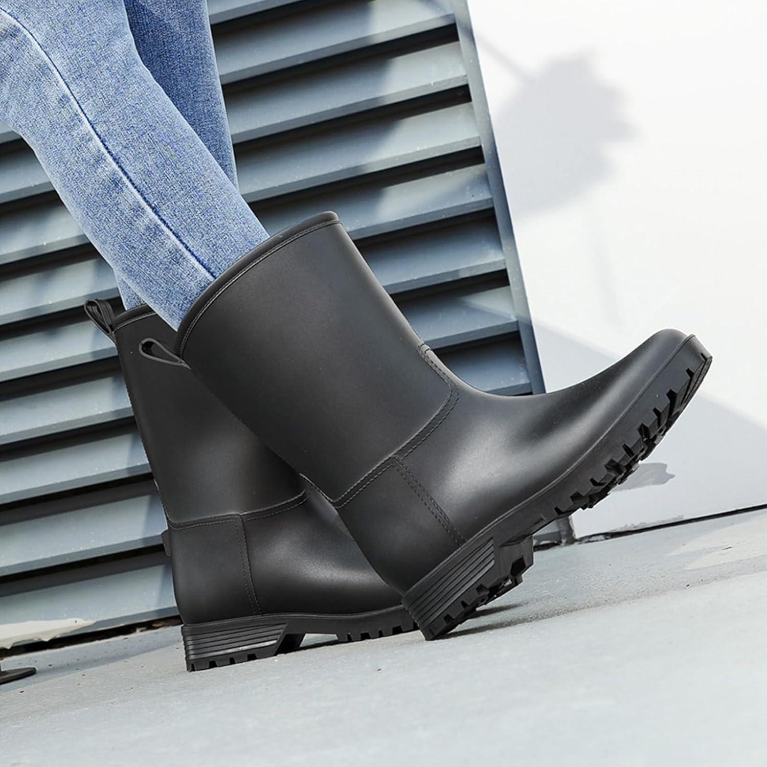 image:imageBottes de Pluie Chic pour Femmes Bottes en Caoutchouc Botte Tendance et Elgante Bottines de Pluie Antidrapant et Durable Jardin BootsNoir