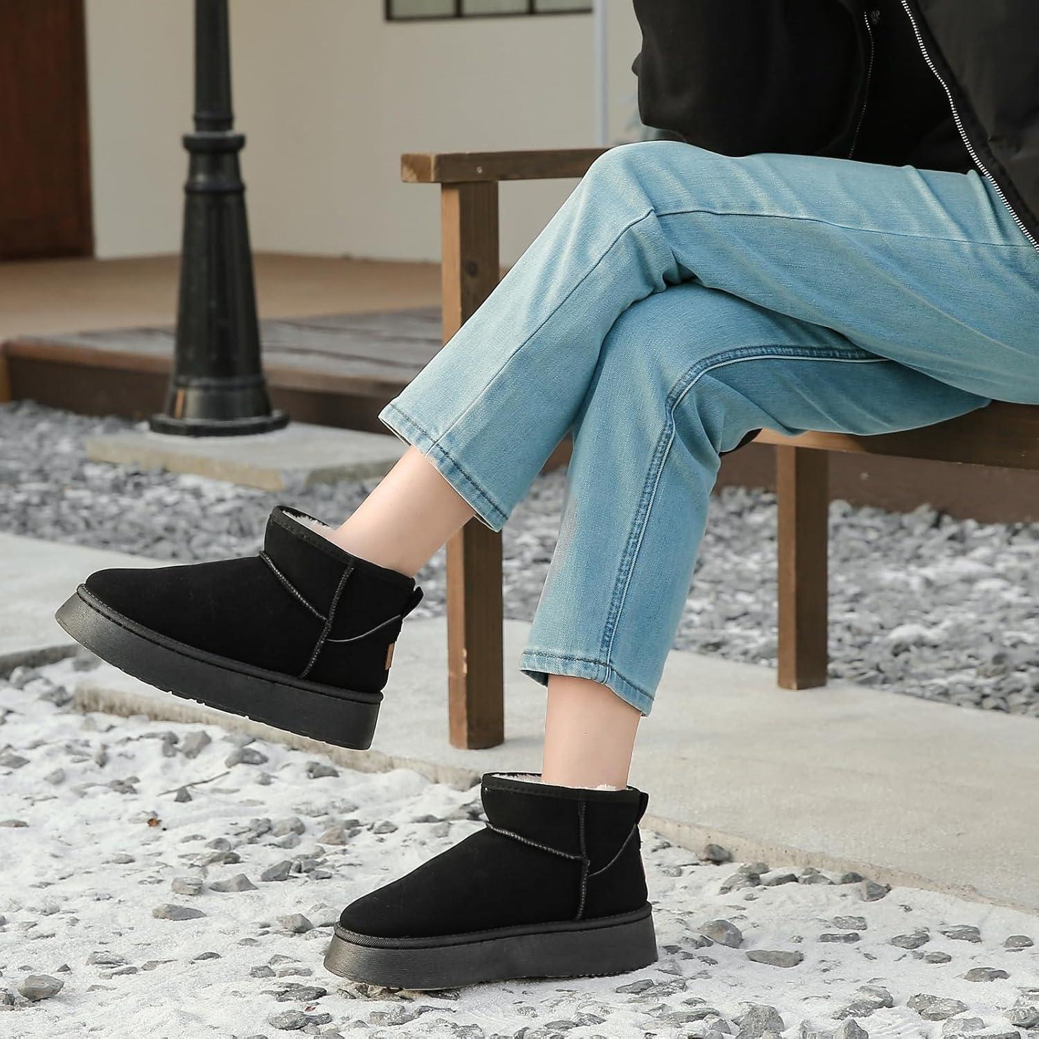image:imageYUHITYGZGS Bottines femme hiver Chaude Confortables Antidrapant Fourres Impermables Bottes De Neige Australien Classiques Bottines Fourres Chaussons Chaussettes Boots pour LextrieurNoir